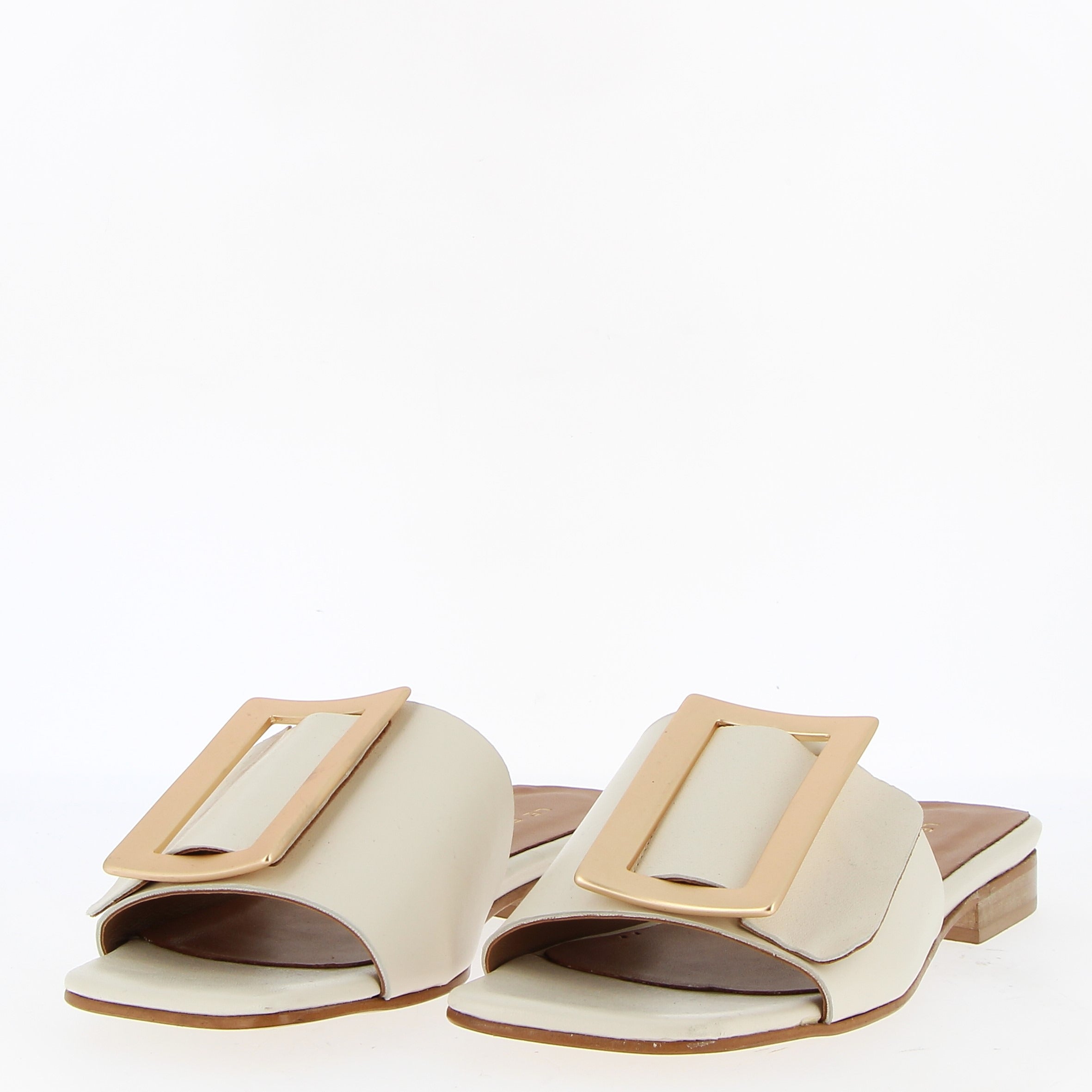 Low white sandal with golden buckle