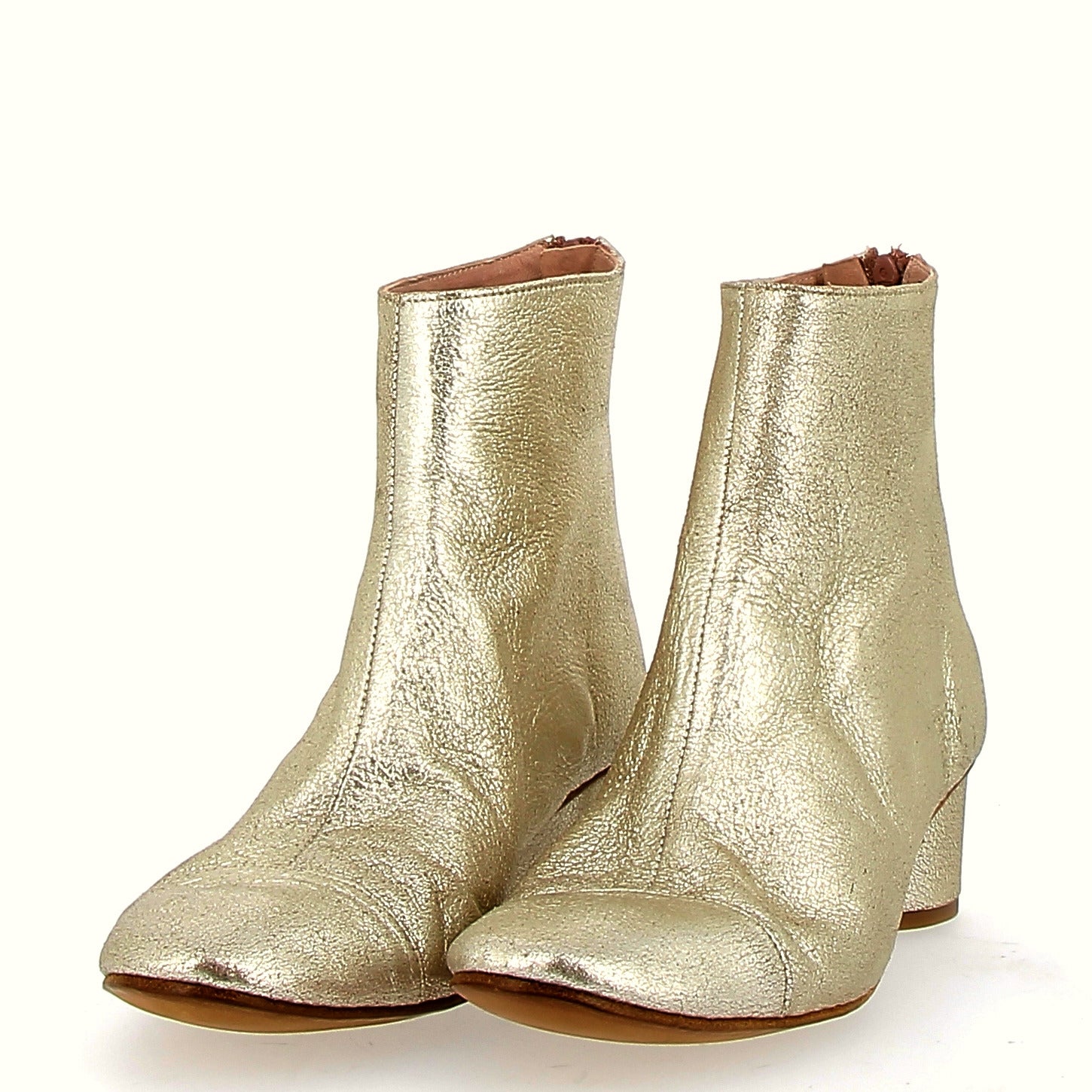 Supersoft ankle boot in silver laminated vintage effect